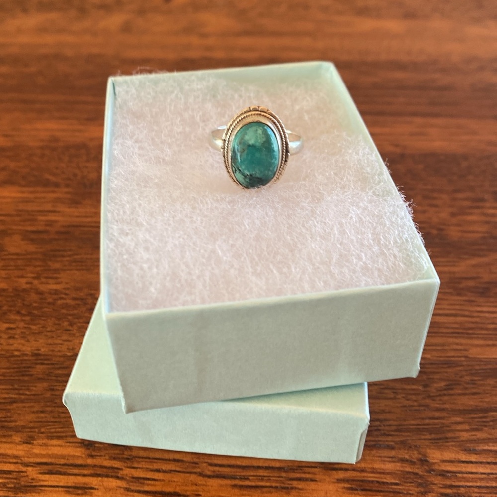 Turquoise & Silver Ring - Picture 4 of 5